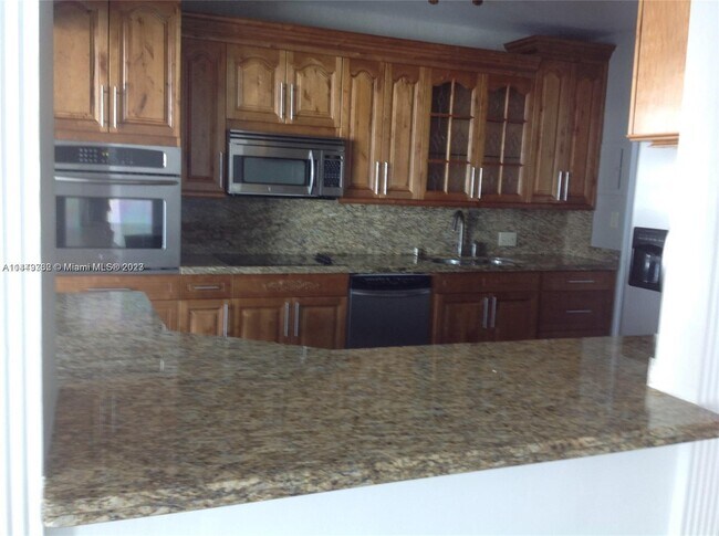 Building Photo - 5055 Collins Ave