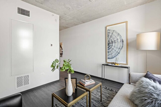 Foto del edificio - 180 N Ashland Ave