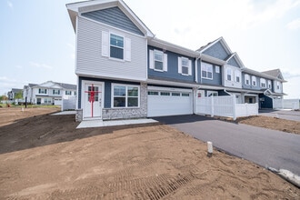 Building Photo - 15004 Ahena Curv