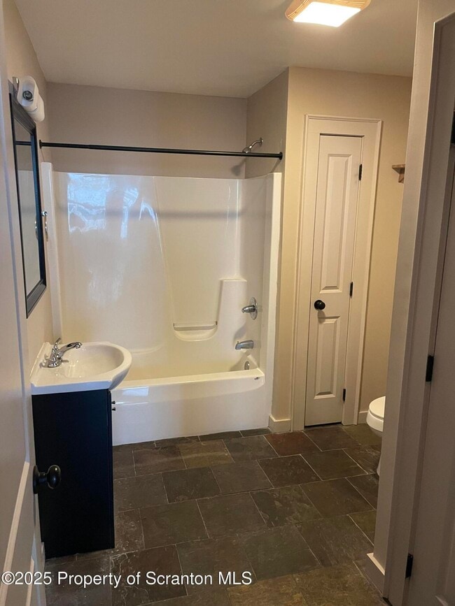 Foto del edificio - 322-322 Penn Ave