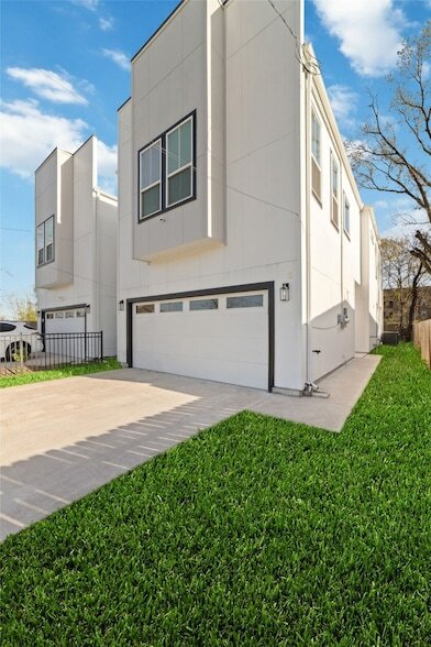 Foto del edificio - 3818 Lynnfield St