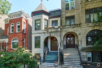 Building Photo - 1049 N Hoyne Ave