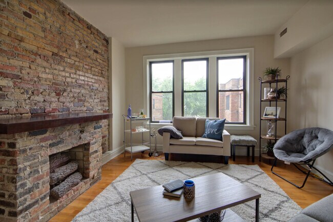 Foto del edificio - 3507 N Racine Ave