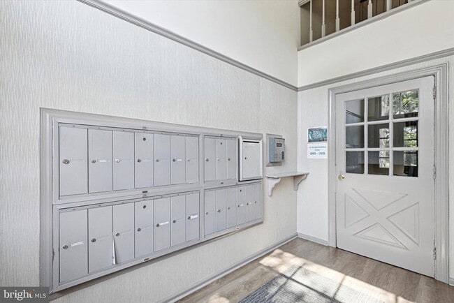Building Photo - 304 Drummers Ln