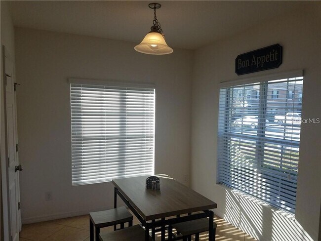 Building Photo - 2929 Sunstone Drive