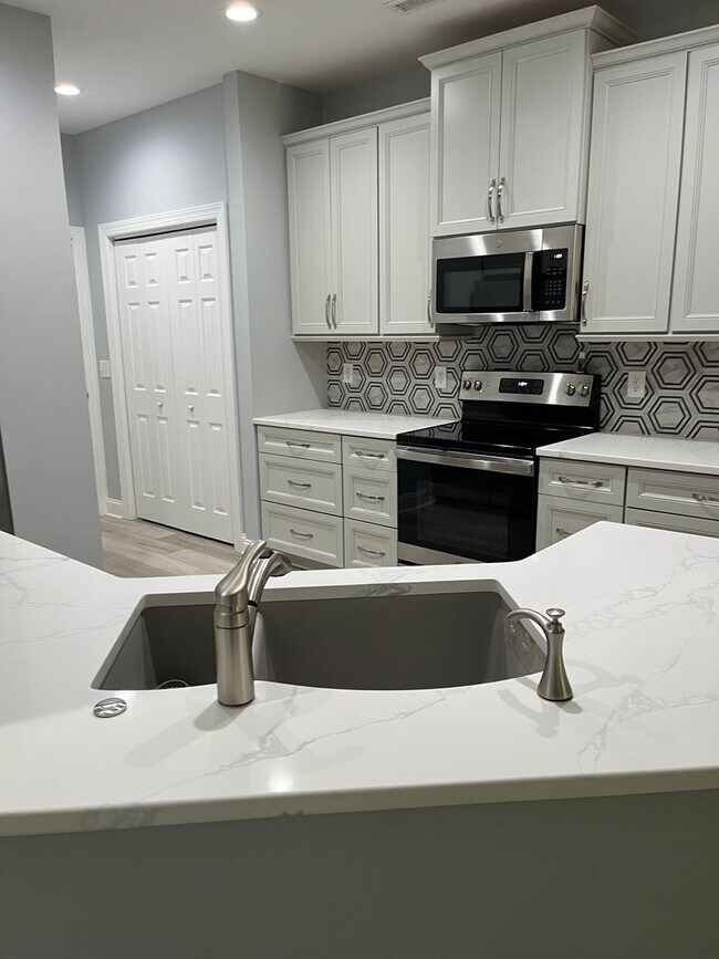 Foto del edificio - Like new Townhome
