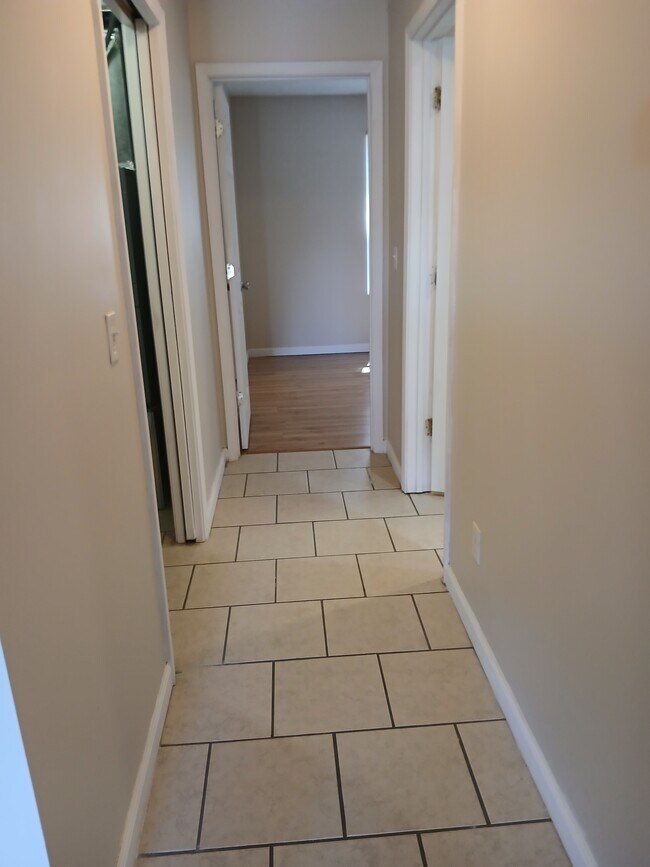 Foto del edificio - 1009 Briarwood Rd