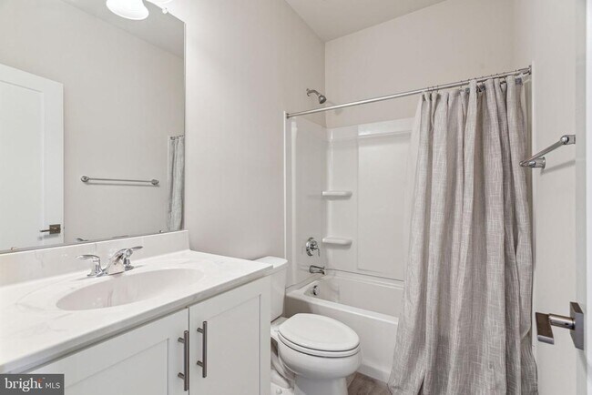 Building Photo - 32 Jessop Ln