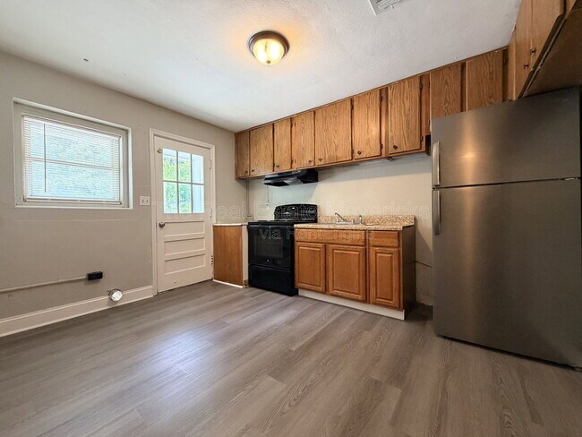Foto del edificio - 5601 Belaire Dr
