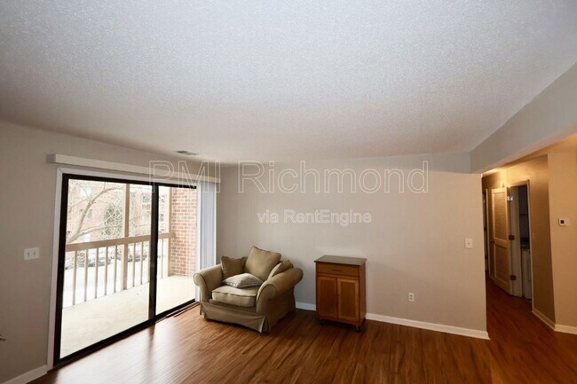 Foto del edificio - 2113 Turtle Run Dr