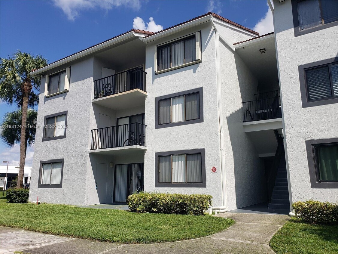 Foto principal - 9288 W Atlantic Blvd