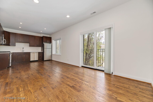 Building Photo - 723 W 34th St