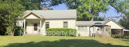 Building Photo - 1664 Poplar Rd