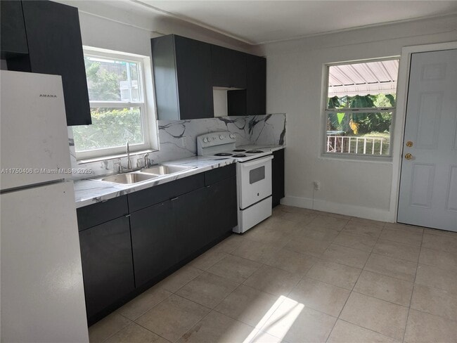 Foto del edificio - 599 NW 94th St