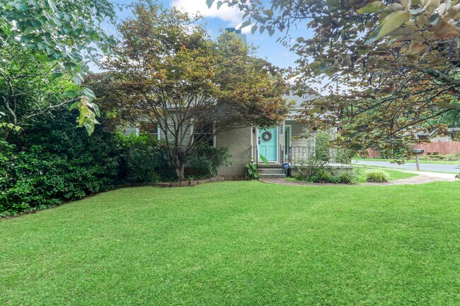 Foto del edificio - 2489 Semmes St