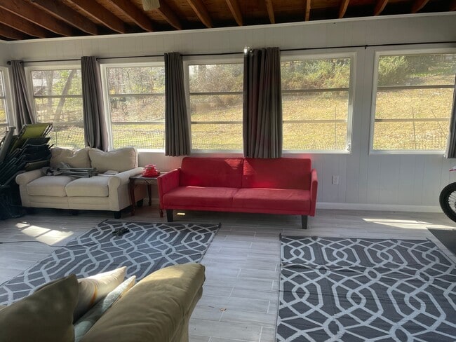 Foto del edificio - 17804 Park Mill Dr