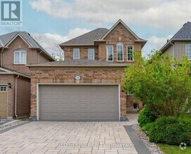 Building Photo - 15 Rushingbrook Dr