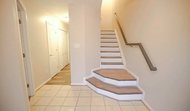Building Photo - 1747 Wood Carriage Way
