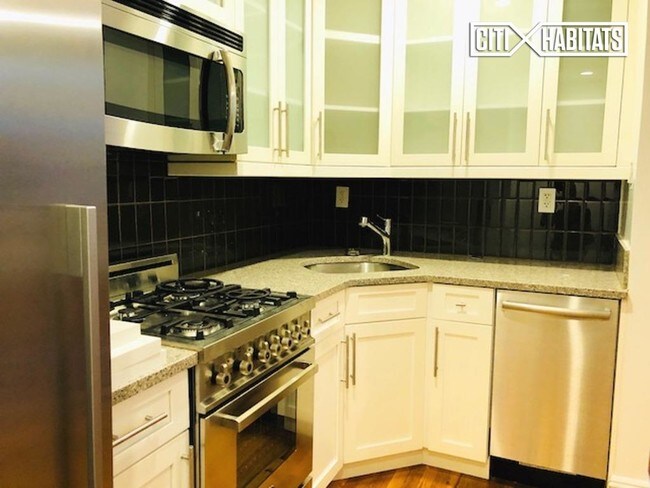 Foto del edificio - 110 E 84th St