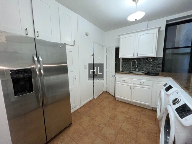 Building Photo - Beautiful + Bright 2 Bedroom in East Harlem