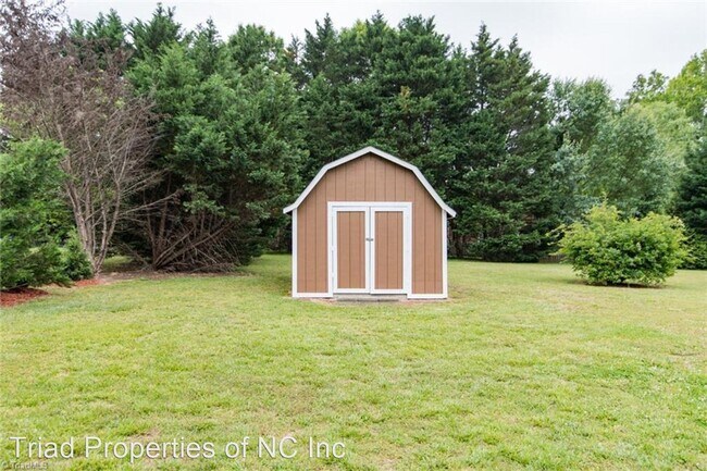 Building Photo - 2 br, 2 bath House - 3694 SE School Rd
