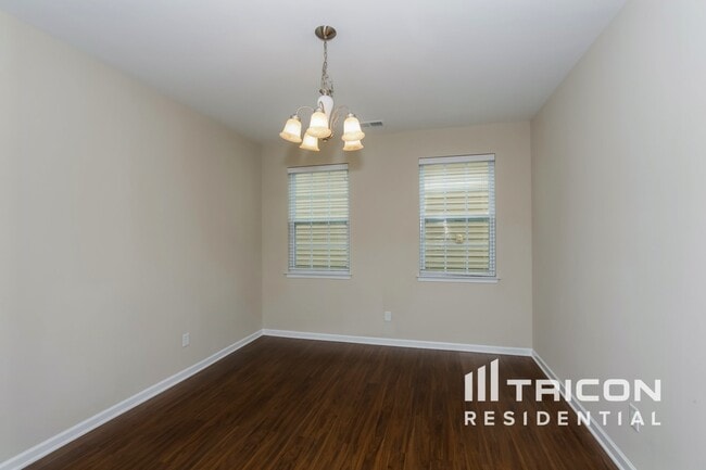 Foto del edificio - 915 Old Forester Ln