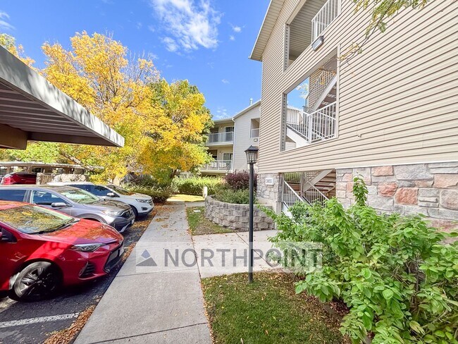 Foto del edificio - 3BR w/ Top-Floor Privacy near Jordan River Parkway Trail