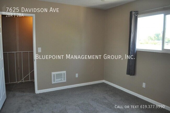 Building Photo - Quiet Town Home  Centrally  Located