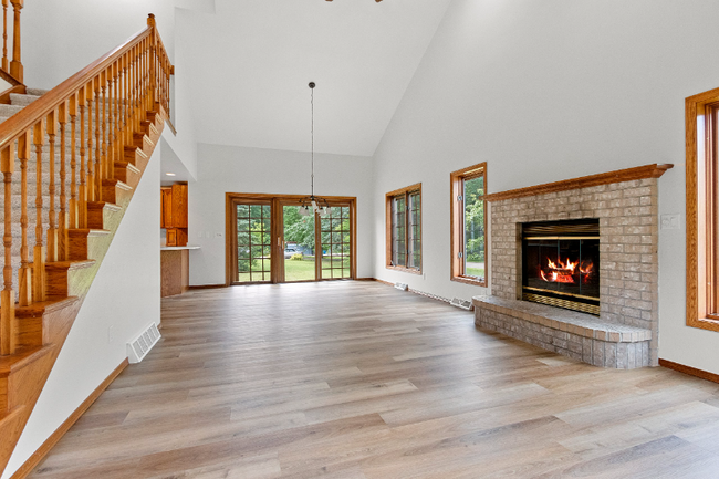 Building Photo - 3270 Maple Grove