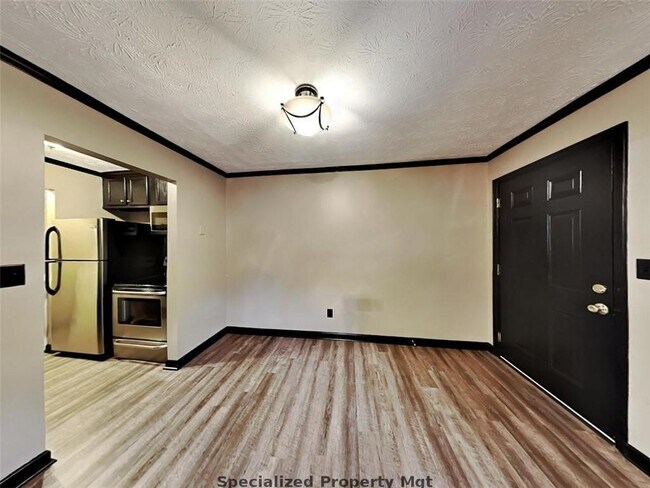 Building Photo - 36 Fairview St