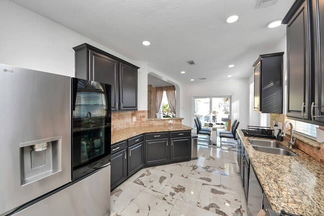 Building Photo - 17618 Fairgrove Park Dr