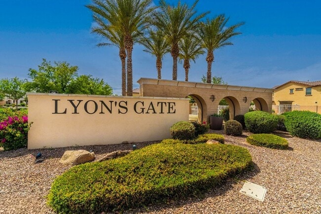 Building Photo - 2220 S Ponderosa Dr