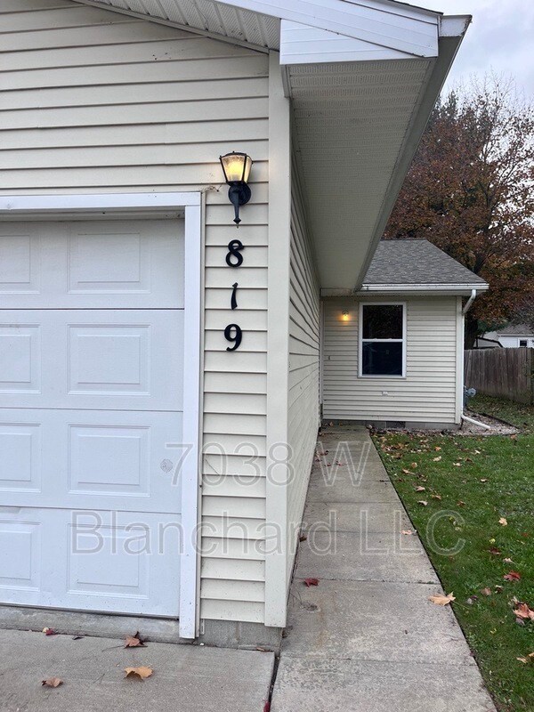 819 Whitney St, Mount Pleasant, MI 48858 Condo for Rent in Mount