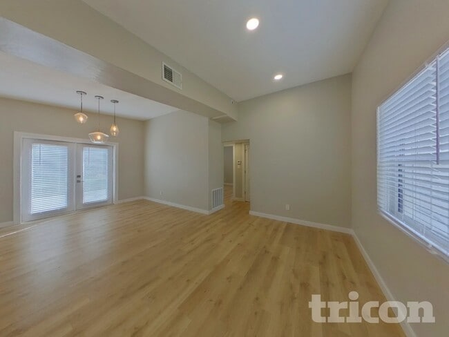 Foto del edificio - 5827 10th St N