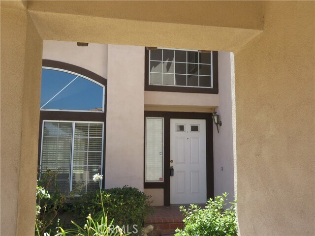Building Photo - 2112 Siskiyou Ln