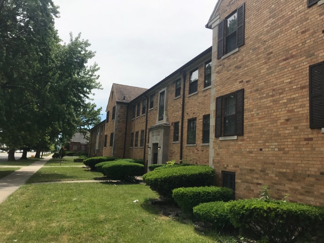 Building Photo - 4811 Cadieux Rd