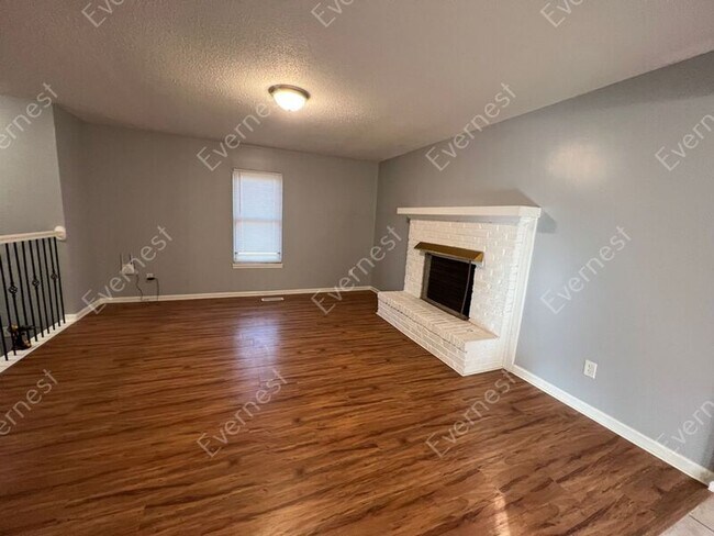 Building Photo - 933 Pine Hill Rd