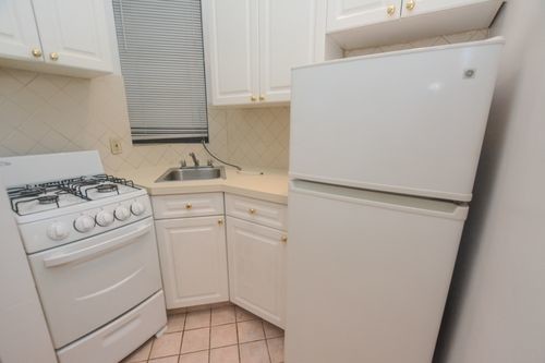 Foto del edificio - 331 E 93rd St