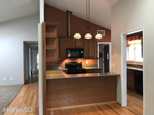Foto del edificio - 4 br, 2 bath House - 884 Joanne Way