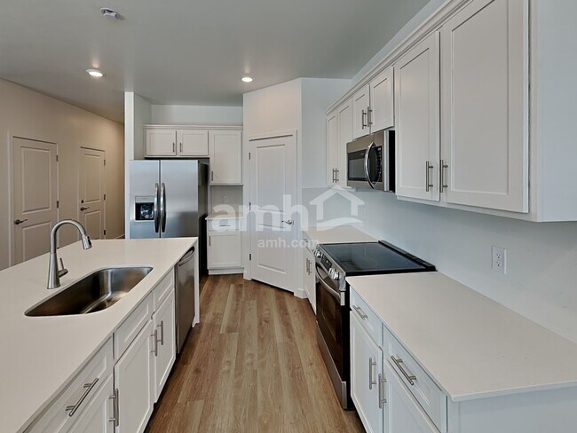Building Photo - 6532 E Paseo Alga