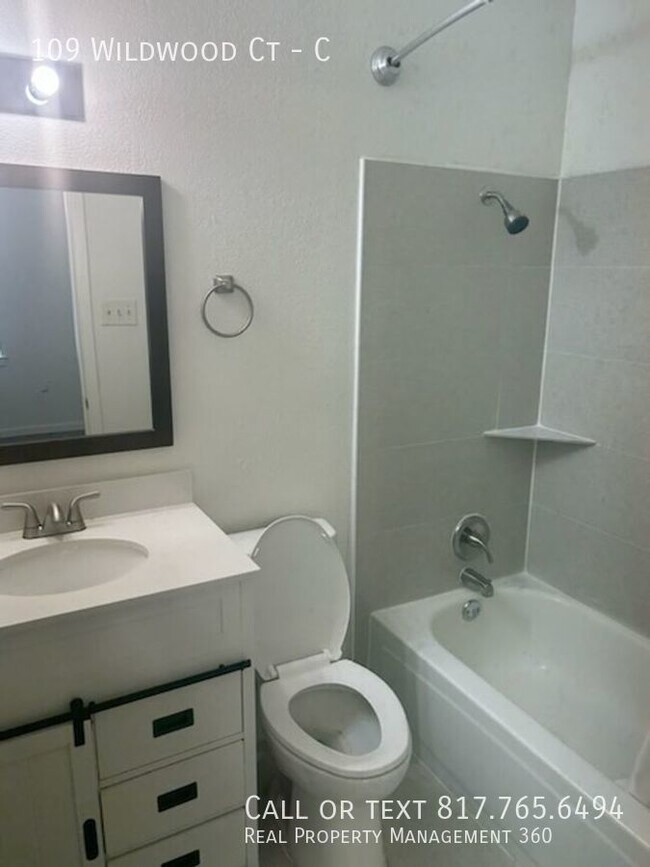 Foto del edificio - 109 Wildwood Ct