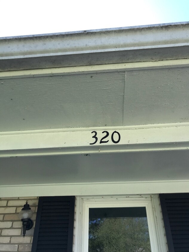 Primary Photo - 320 Sunset Dr