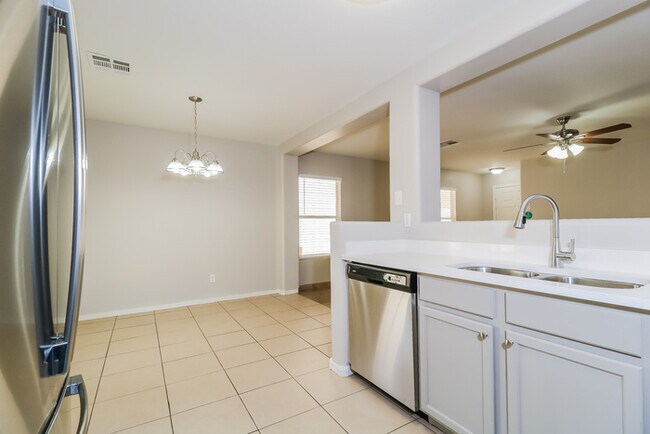 Building Photo - 22834 W Mohave St