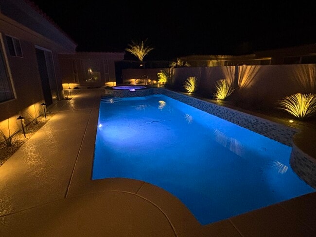 Building Photo - 65 La Costa Dr