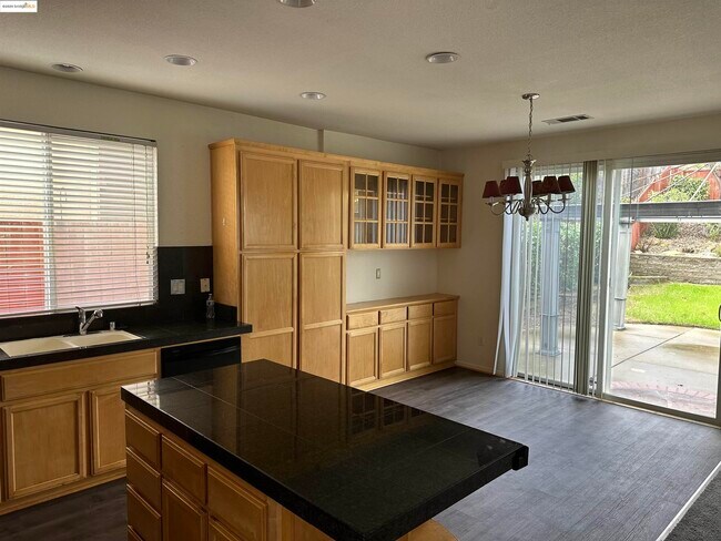 Foto del edificio - 1843 Crown Peak Way
