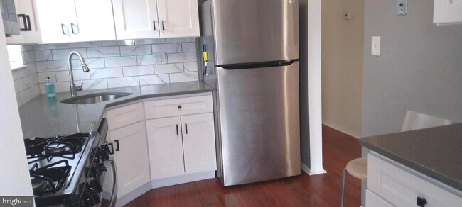 Foto del edificio - 61 Wyndham Pl