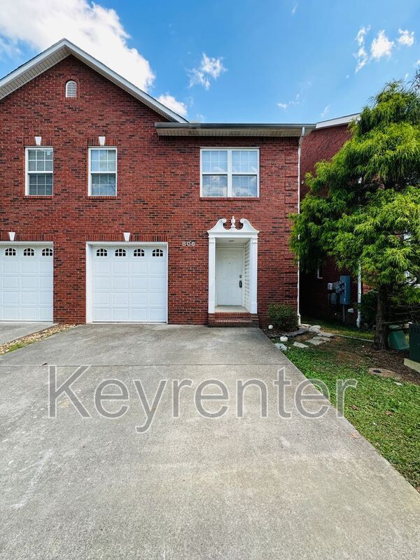 Building Photo - 806 Blue Spruce Way
