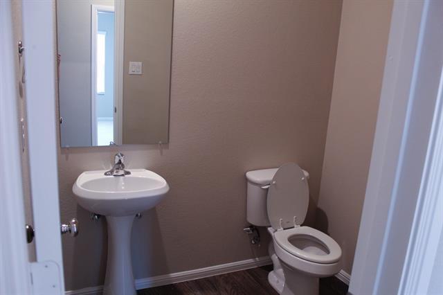 Building Photo - 7105 Aster Dr