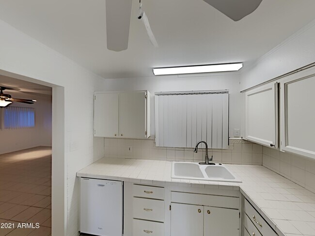 Foto del edificio - 12614 N 107th Ave