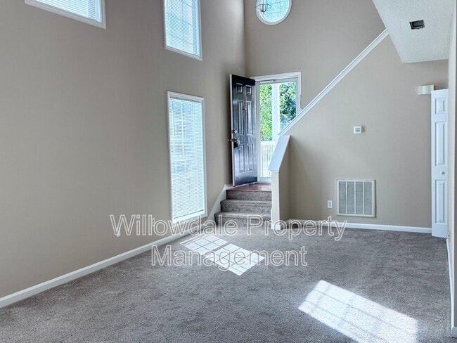 Building Photo - 4249 Beacon Heights Dr